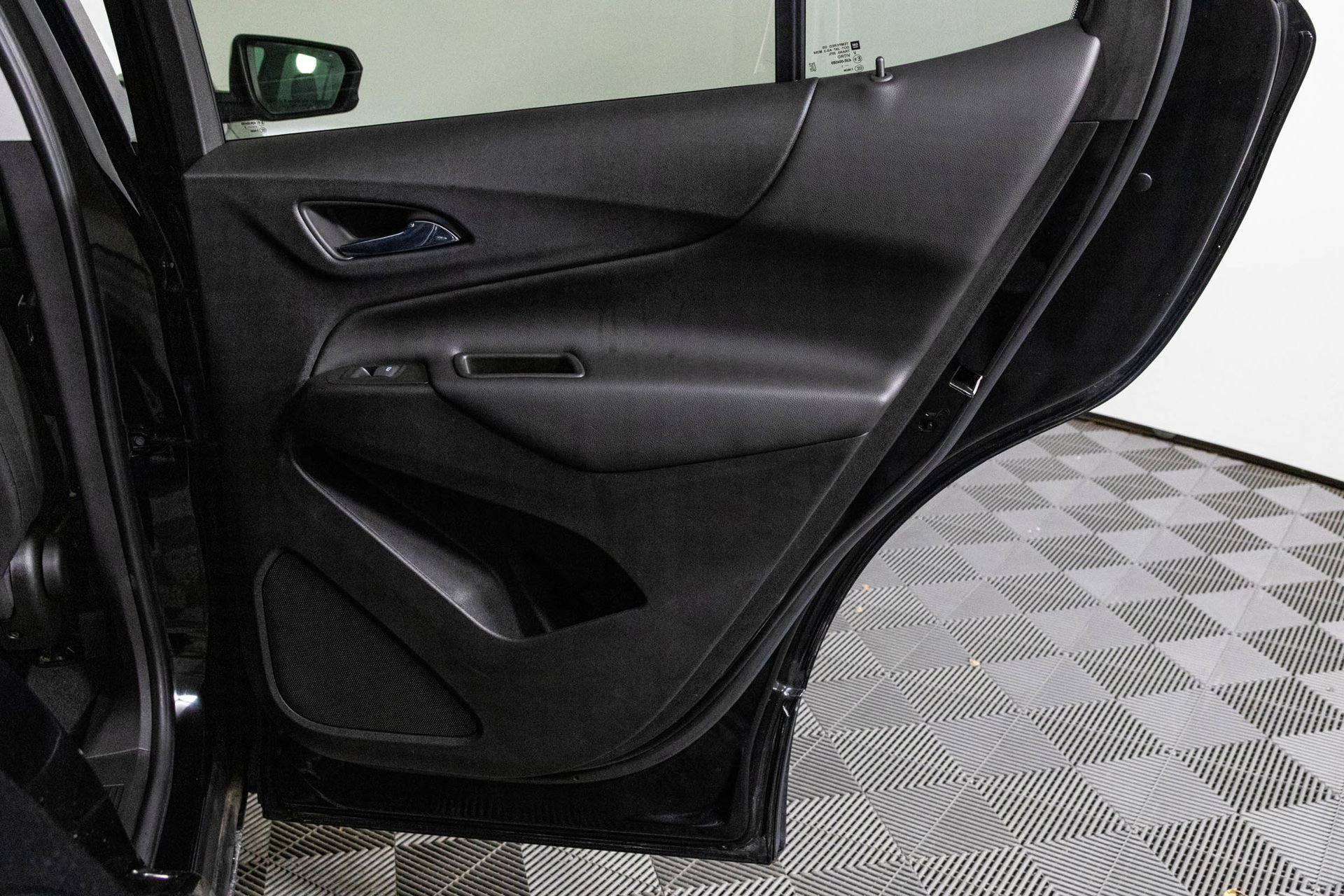 Certified 2022 Chevrolet Equinox LT w/ LPO, Floor Liner Package image 38