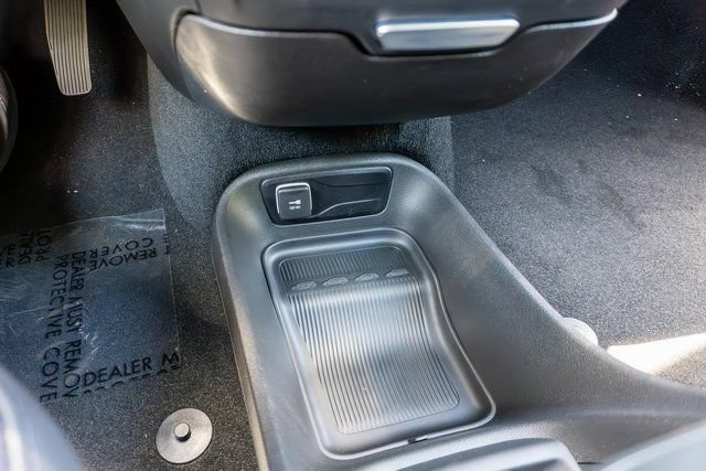 New 2027 Chrysler Pacifica Select FWD image 25
