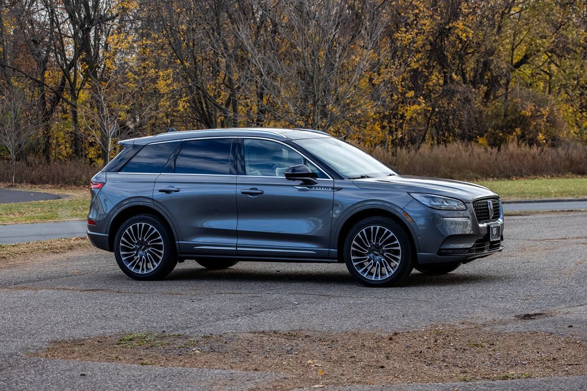 Used 2021 Lincoln Corsair Reserve AWD/4WD image 3