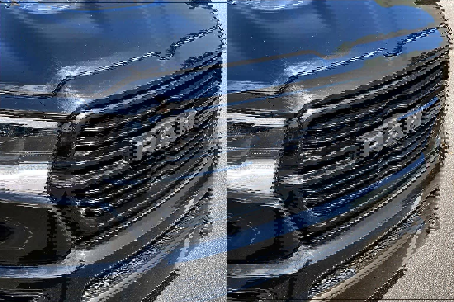 Used 2019 RAM 1500 Laramie AWD/4WD image 30