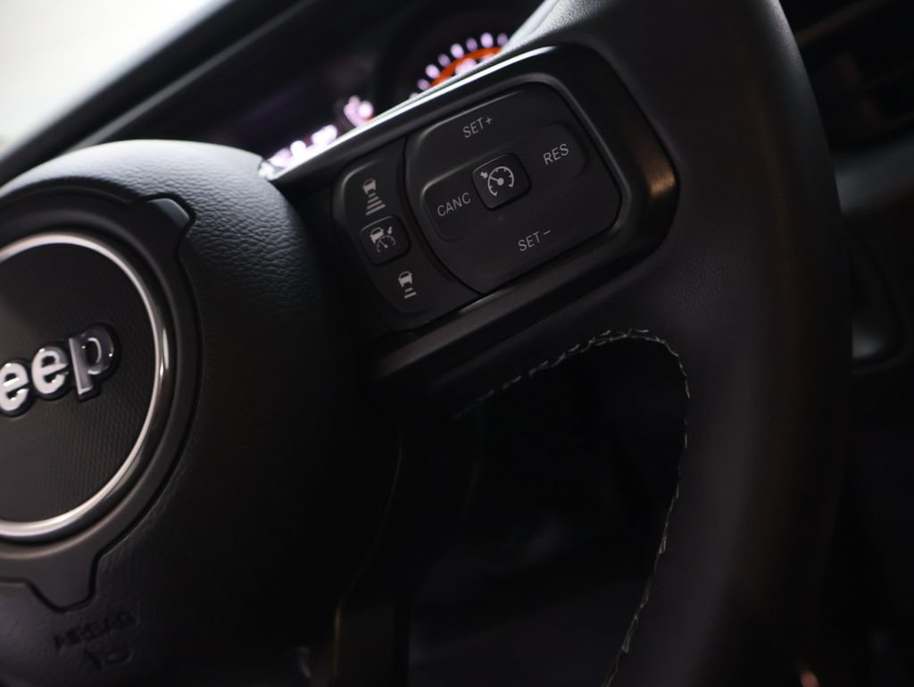 Used 2025 Jeep Gladiator Sport AWD/4WD image 20