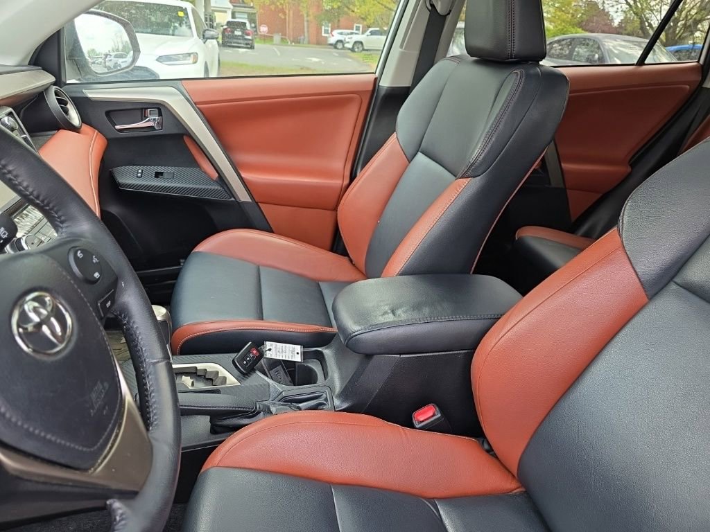 Used 2013 Toyota RAV4 Limited AWD/4WD image 21