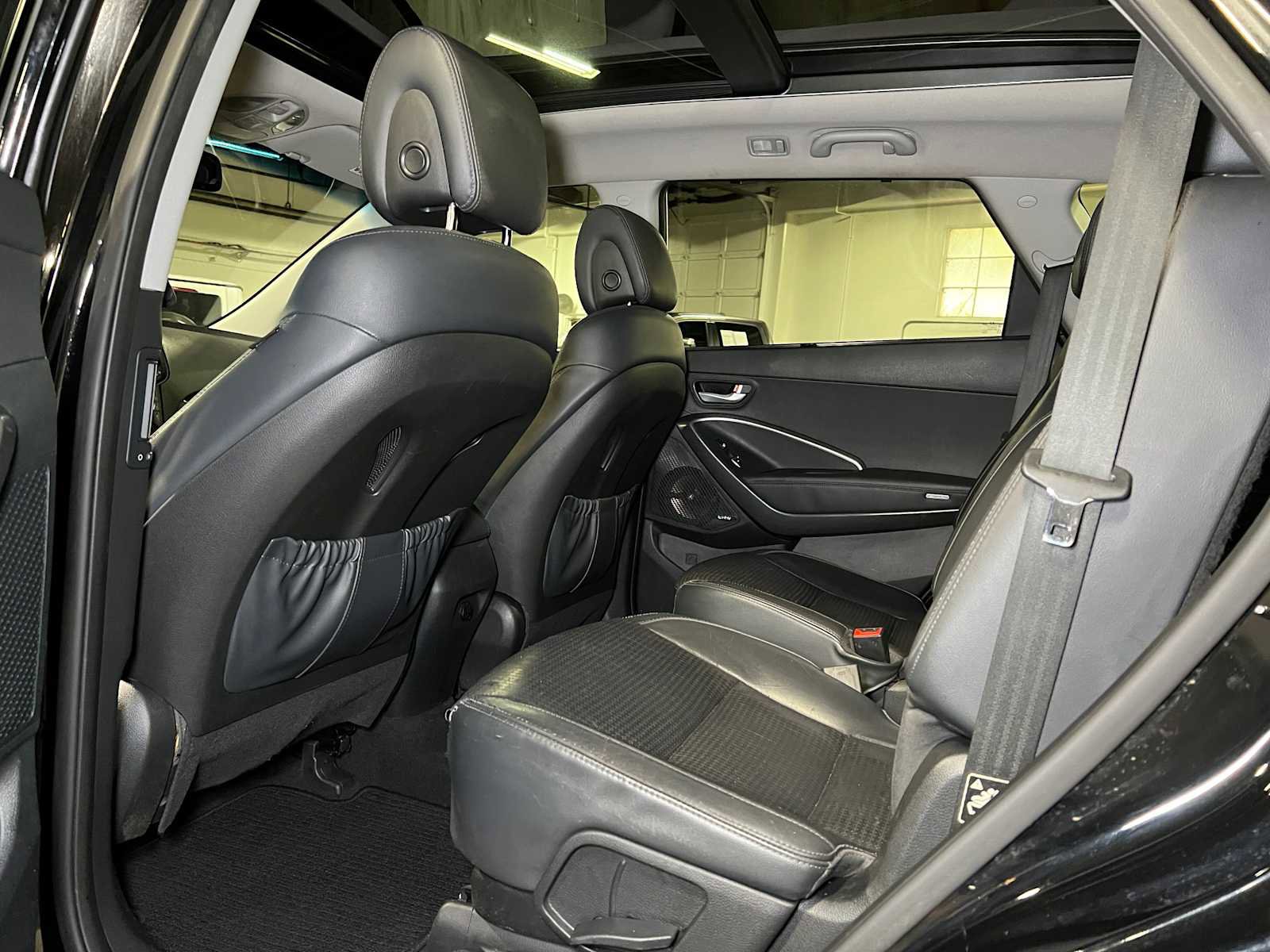 Used 2014 Hyundai Santa Fe Limited w/ Ultimate Package 07 image 19