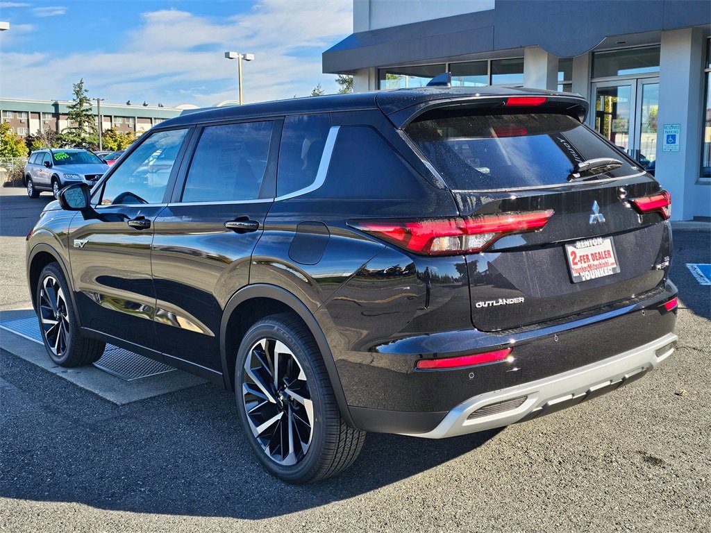New 2025 Mitsubishi Outlander SE image 4