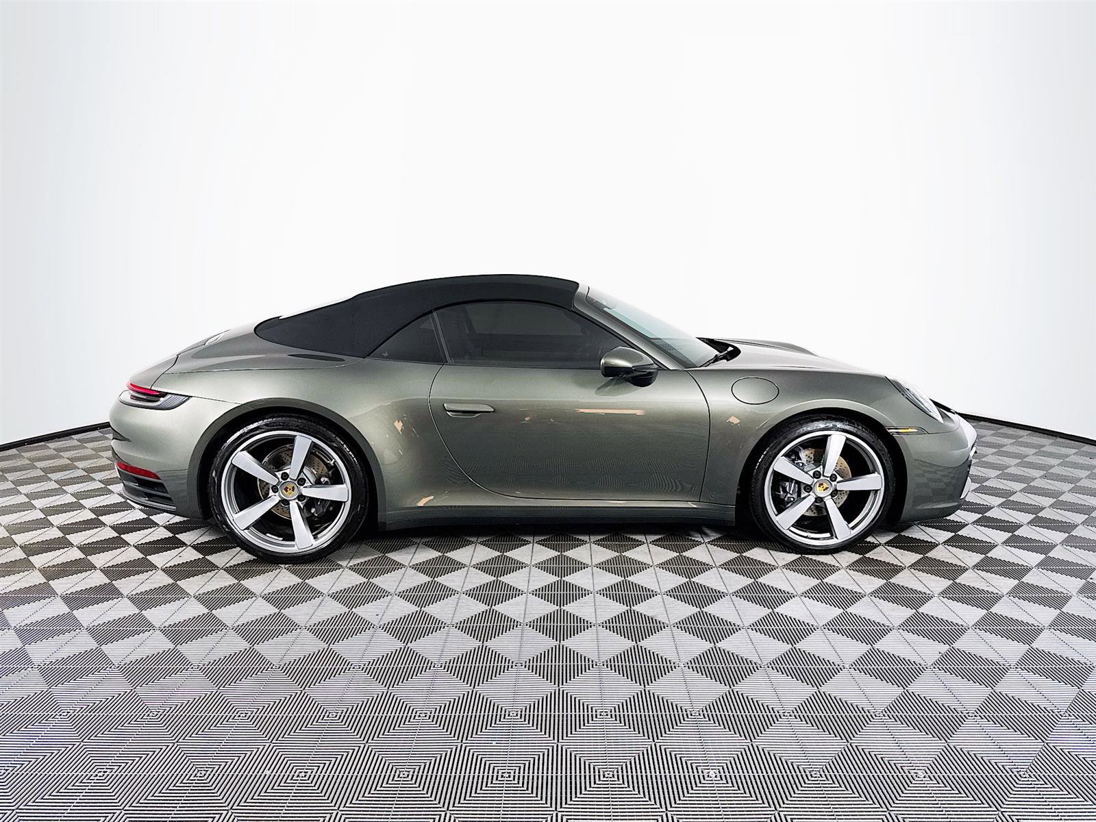 Used 2020 Porsche 911 Carrera image 4