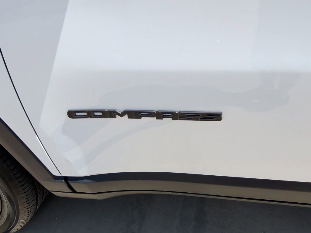 New 2026 Jeep Compass Latitude AWD/4WD image 40