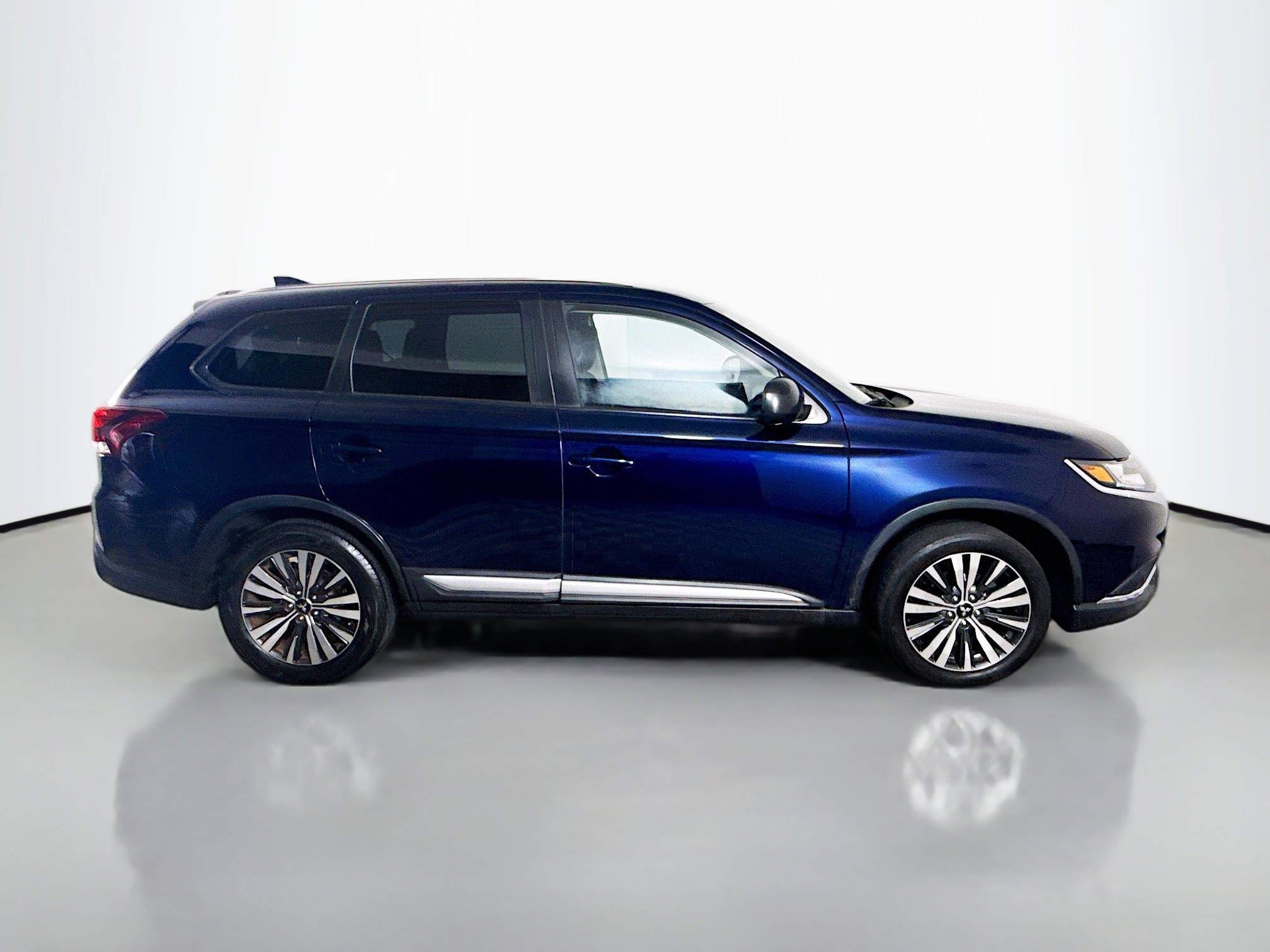 Used 2020 Mitsubishi Outlander ES FWD image 11