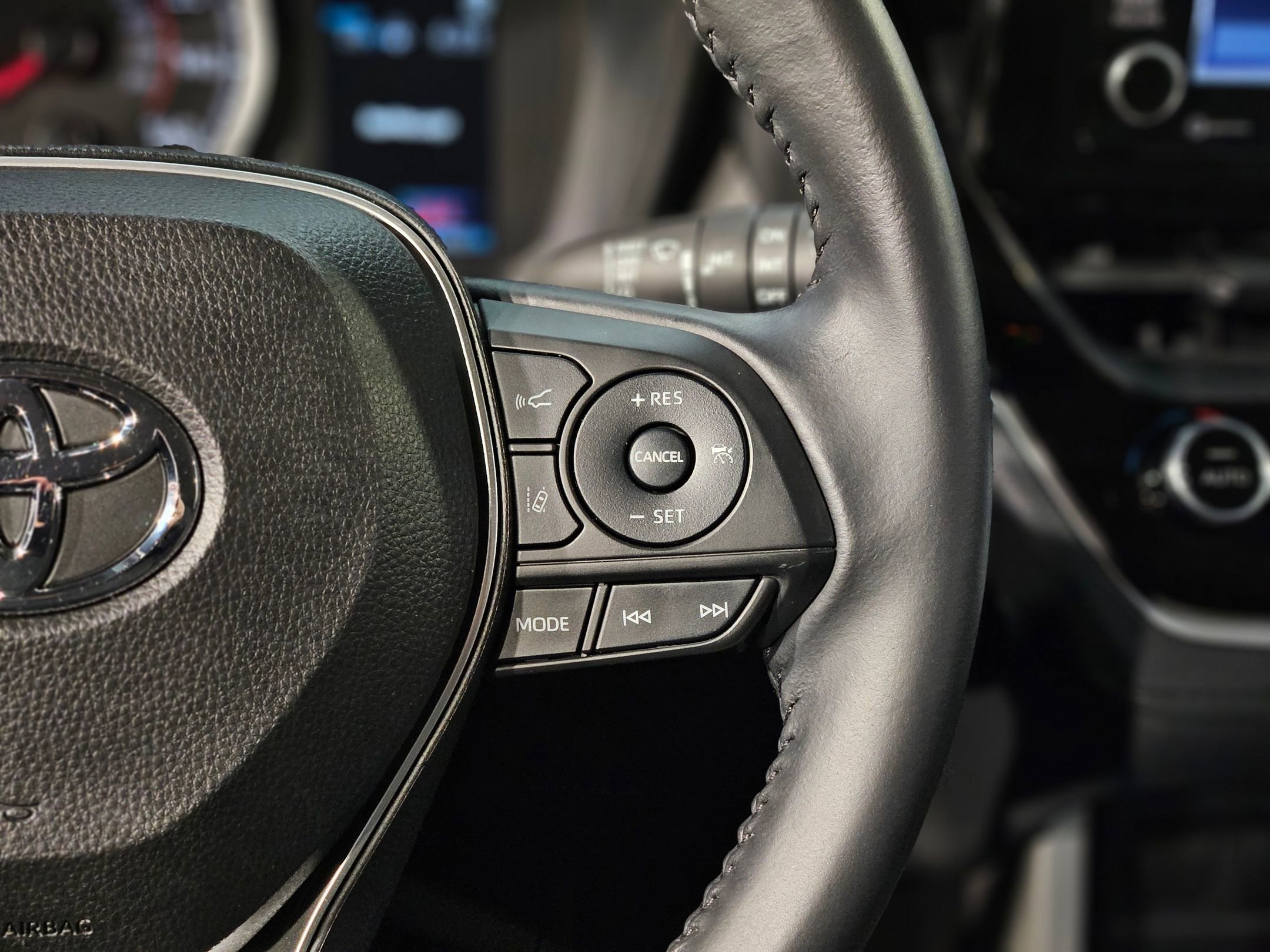 Used 2022 Toyota Corolla Cross LE image 28