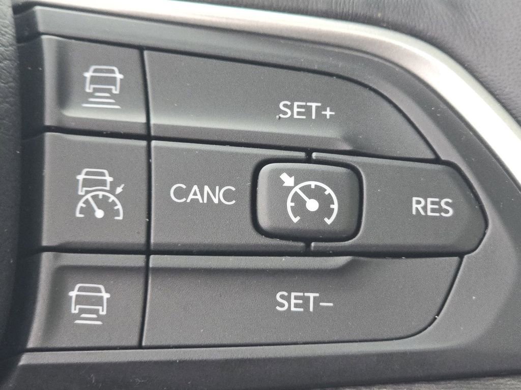 Used 2021 Jeep Grand Cherokee L Limited image 35