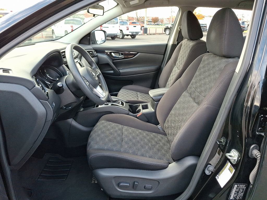 Used 2019 Nissan Rogue Sport SV image 14