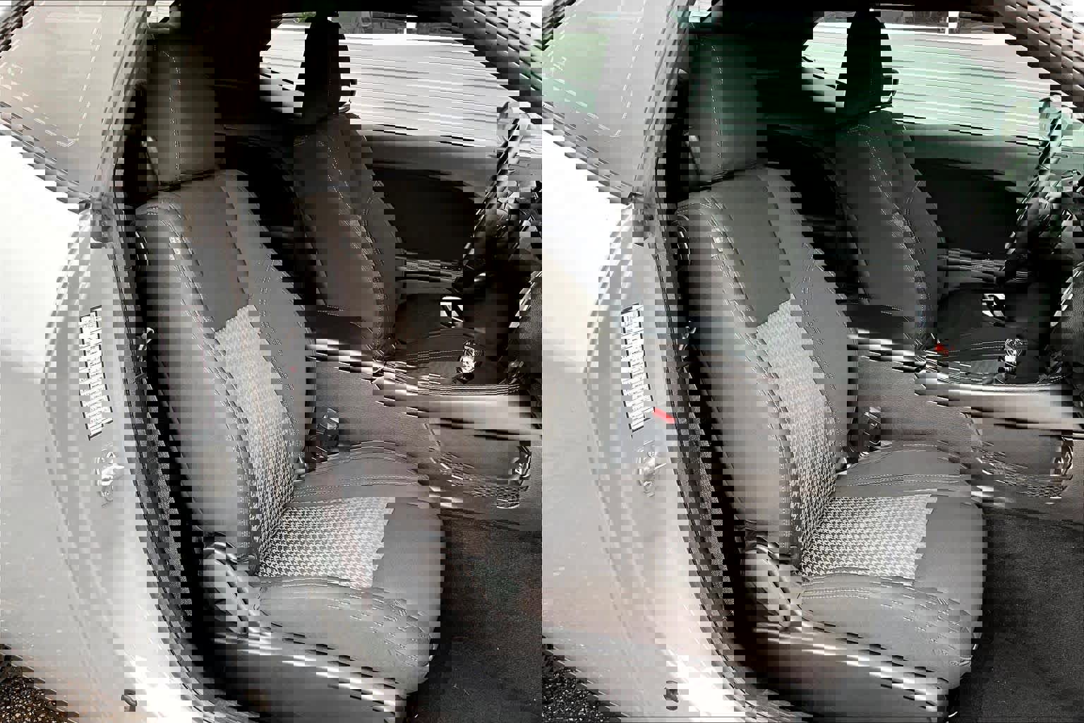 Used 2022 Dodge Challenger SXT w/ Blacktop Package image 8