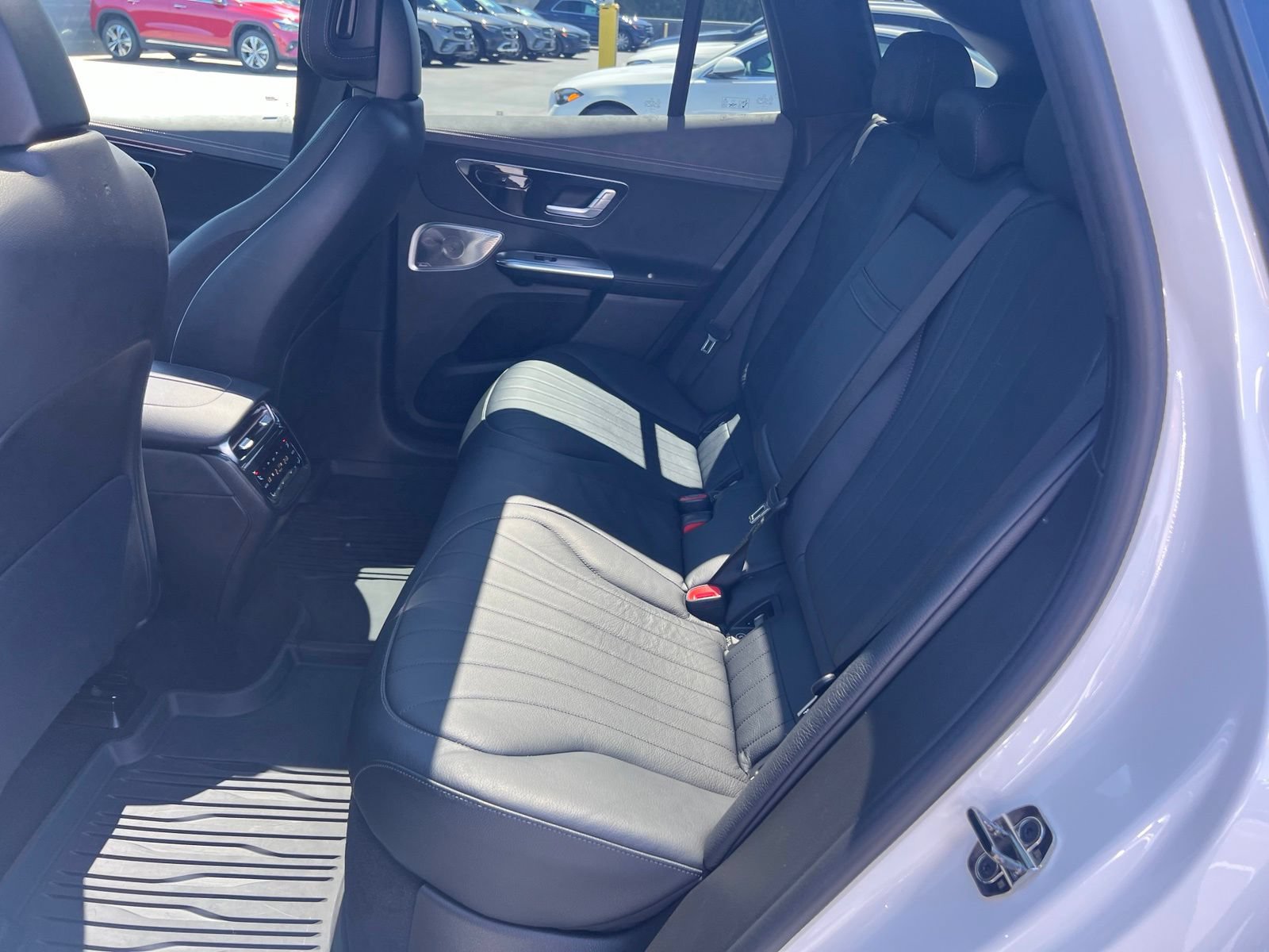Used 2023 Mercedes-Benz EQE 500 4MATIC SUV image 16