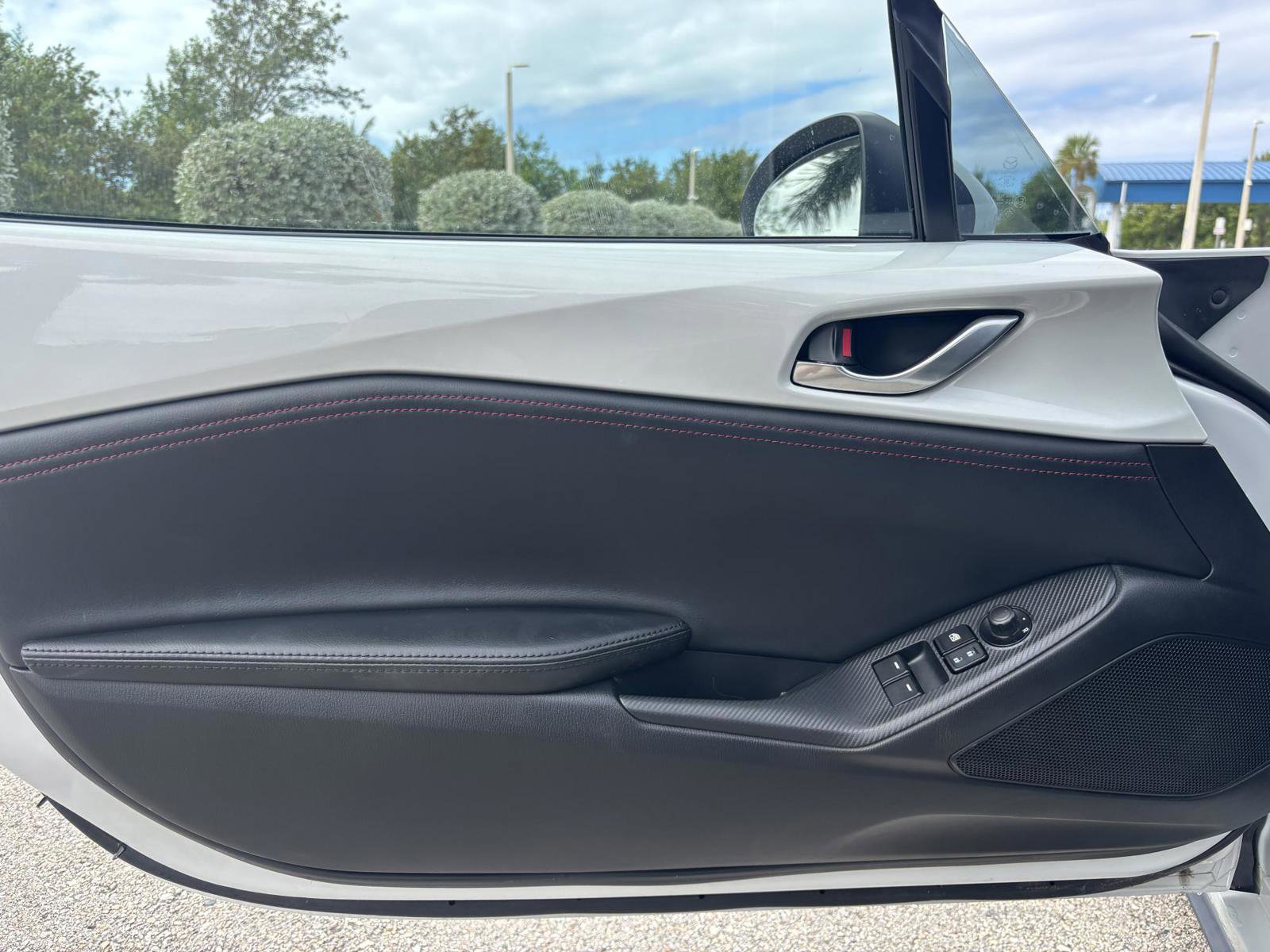 Used 2016 MAZDA MX-5 Miata Grand Touring image 25