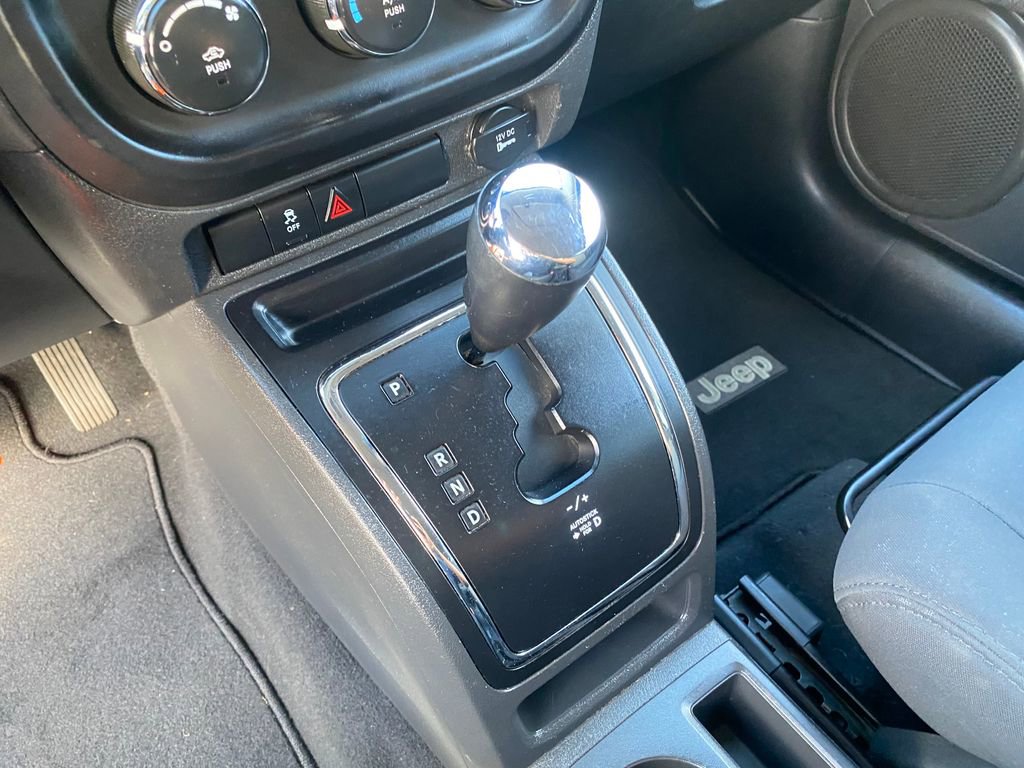 Used 2010 Jeep Compass Sport w/ PWR Equipment Group FWD image 17