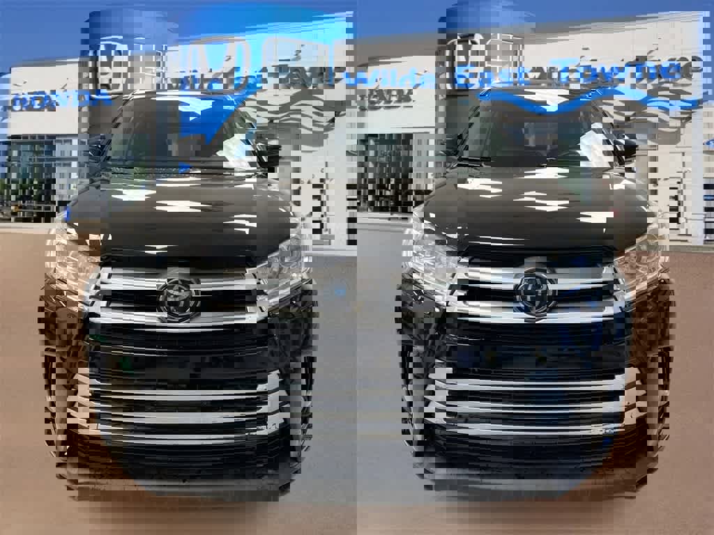 Used 2019 Toyota Highlander XLE image 3