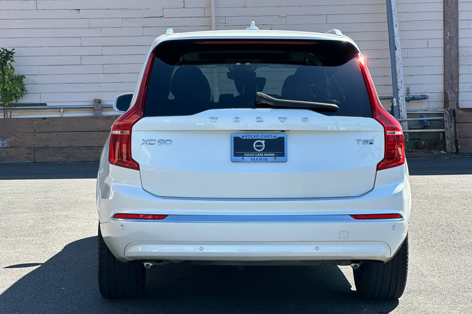 Certified 2025 Volvo XC90 T8 Plus w/ Protection Package Premier AWD/4WD image 8