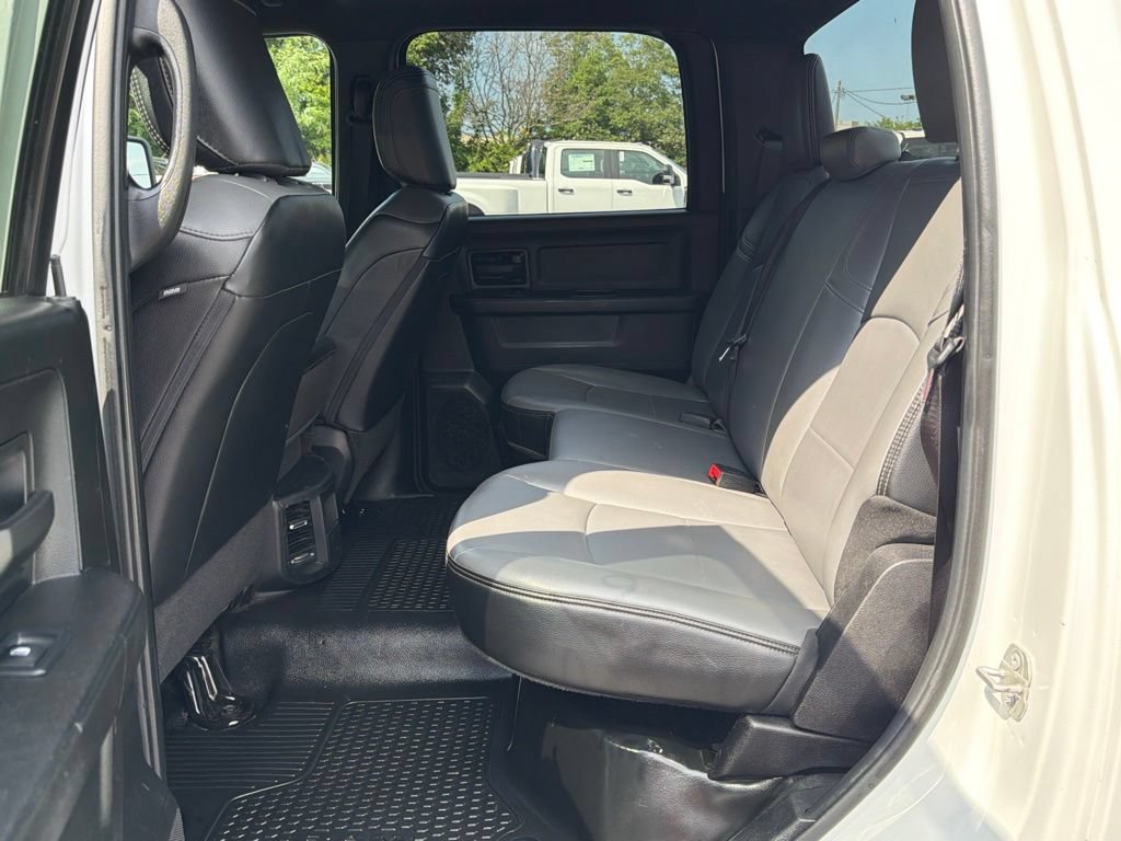 Used 2024 RAM 2500 Tradesman w/ Chrome Appearance Group AWD/4WD image 16