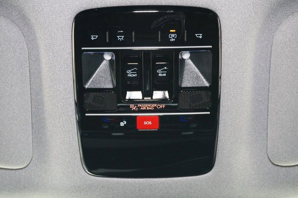 Used 2025 Hyundai Santa Fe Limited image 20