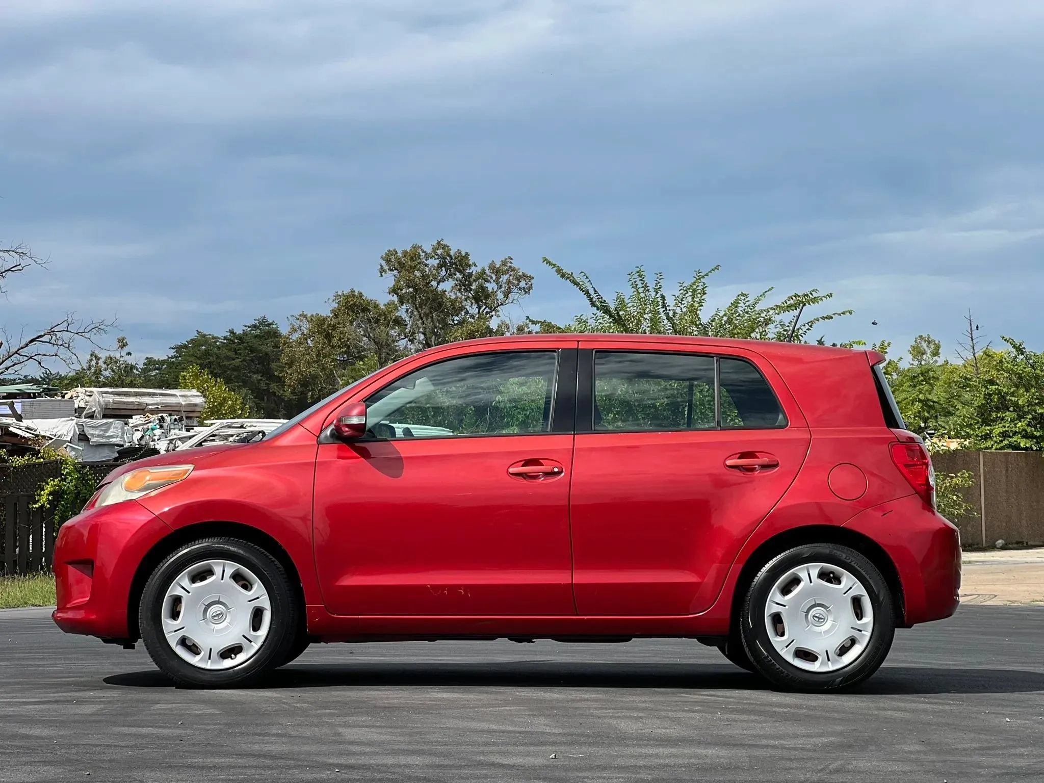 Used 2009 Scion xD FWD image 2