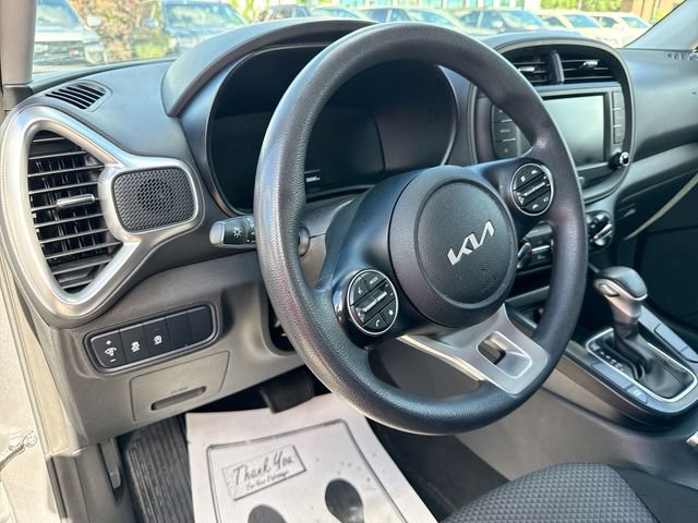 Used 2023 Kia Soul LX FWD image 6