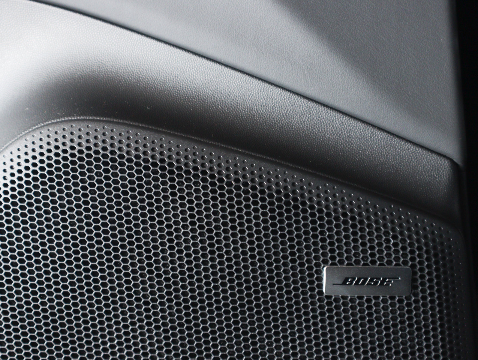 Used 2025 Porsche Macan Turbo Electric image 25