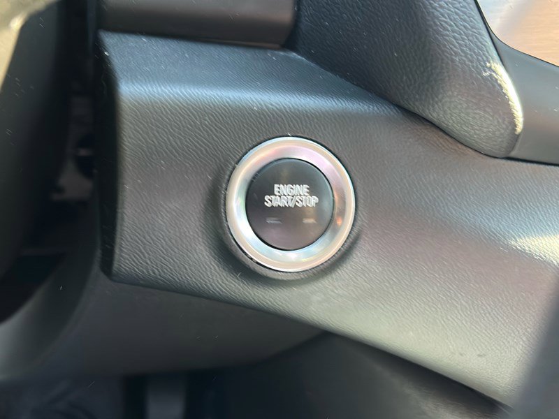 Used 2023 GMC Terrain SLE w/ Driver Convenience Package image 20