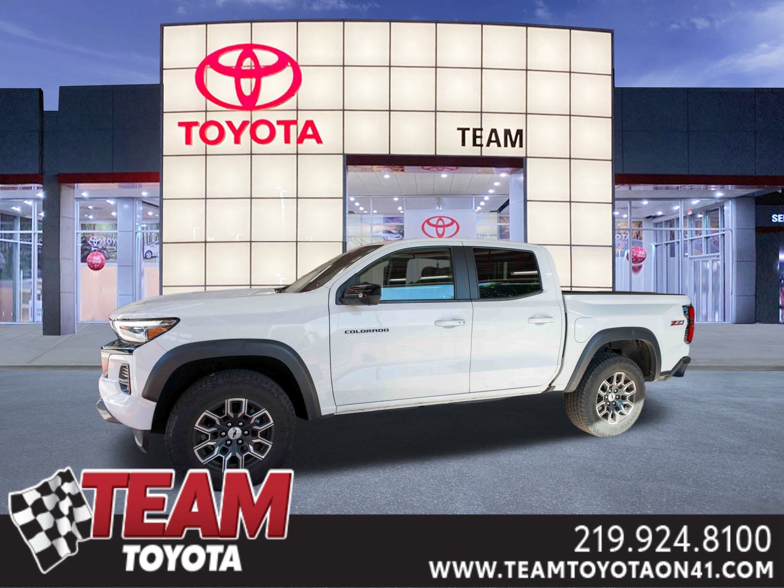 Used 2023 Chevrolet Colorado Z71 w/ Z71 Convenience Package 2
