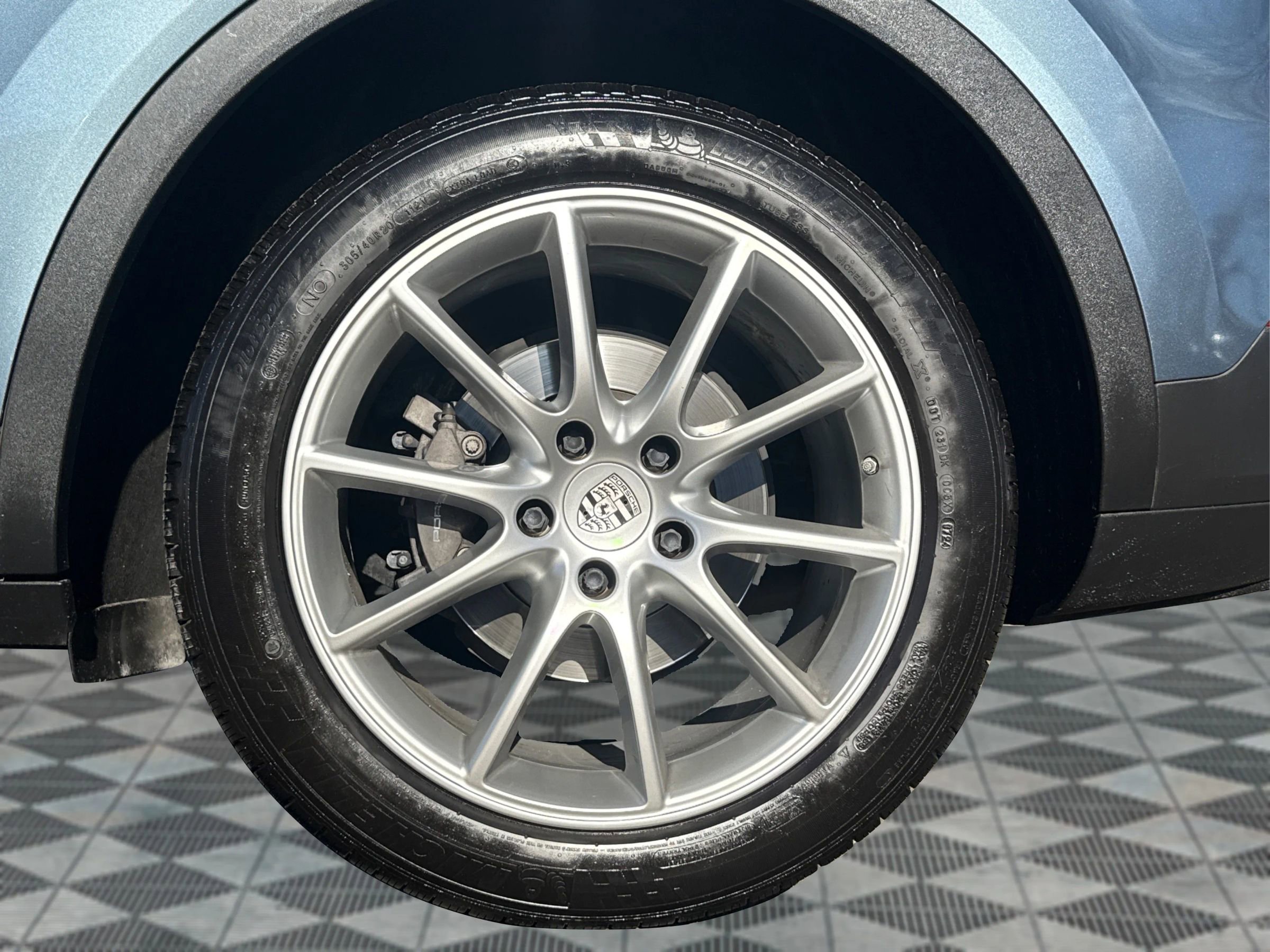 Used 2019 Porsche Cayenne image 25