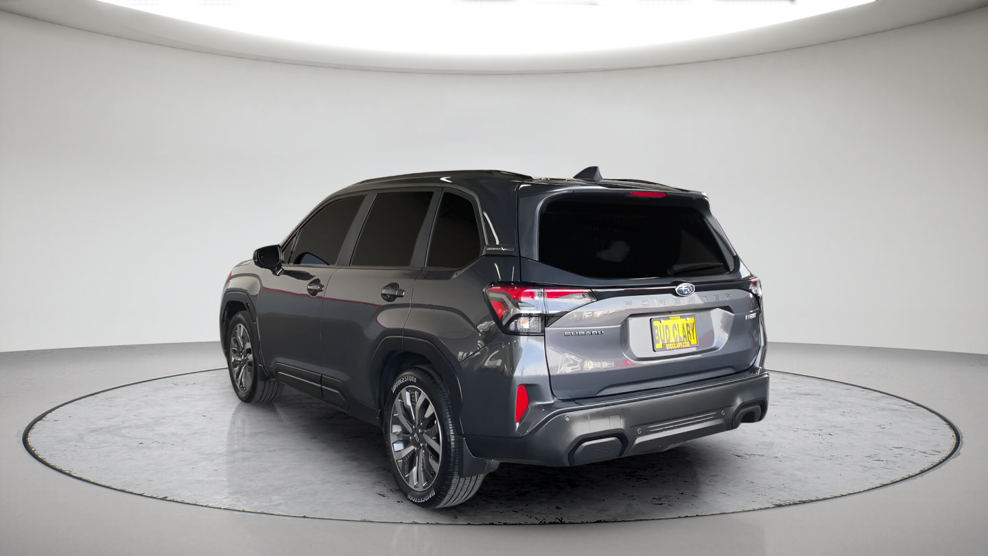 Used 2025 Subaru Forester Touring AWD/4WD image 9