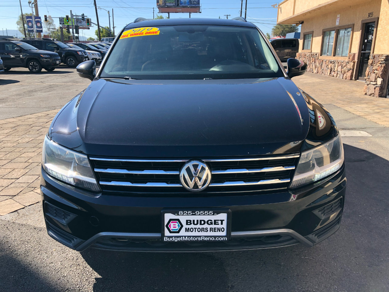 Used 2019 Volkswagen Tiguan SE w/ Panoramic Sunroof Package image 6