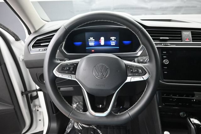 Used 2022 Volkswagen Tiguan SE FWD image 24