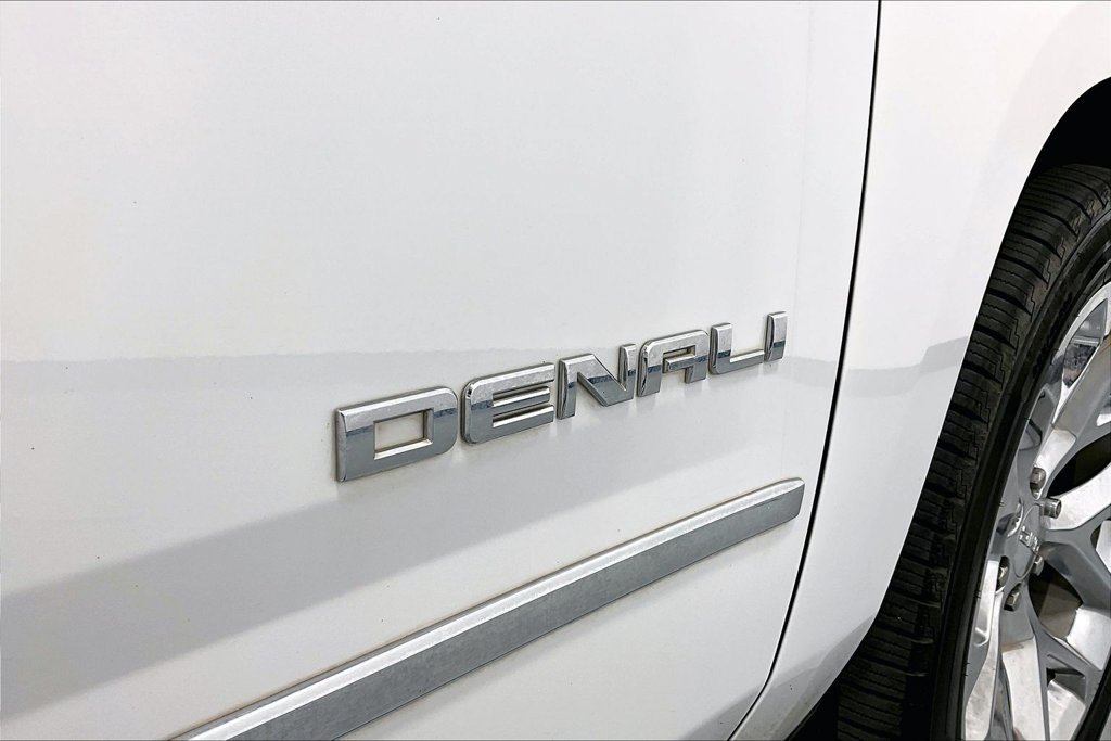 Used 2020 GMC Yukon Denali w/ Open Road Package AWD/4WD image 39