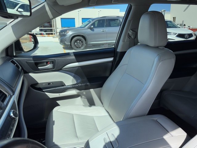 Used 2015 Toyota Highlander XLE image 14