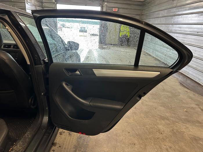 Used 2011 Volkswagen Jetta TDI FWD image 27
