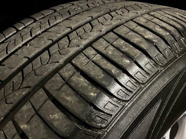 Used 2024 Buick Enclave Essence AWD/4WD image 38