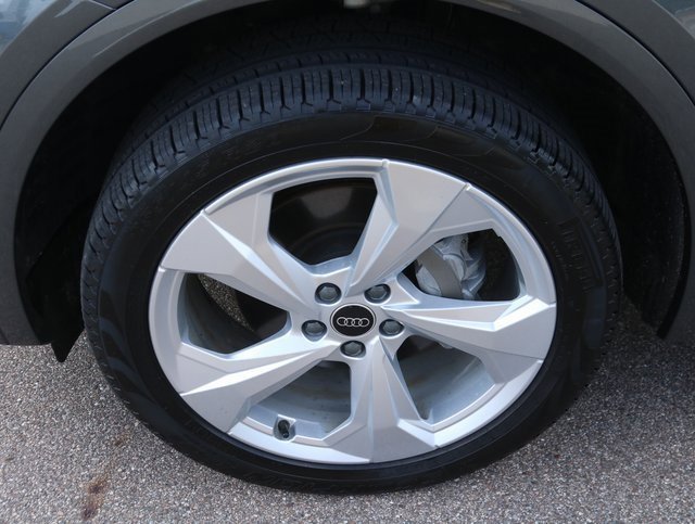 Used 2024 Audi Q5 2.0T Premium Plus image 12