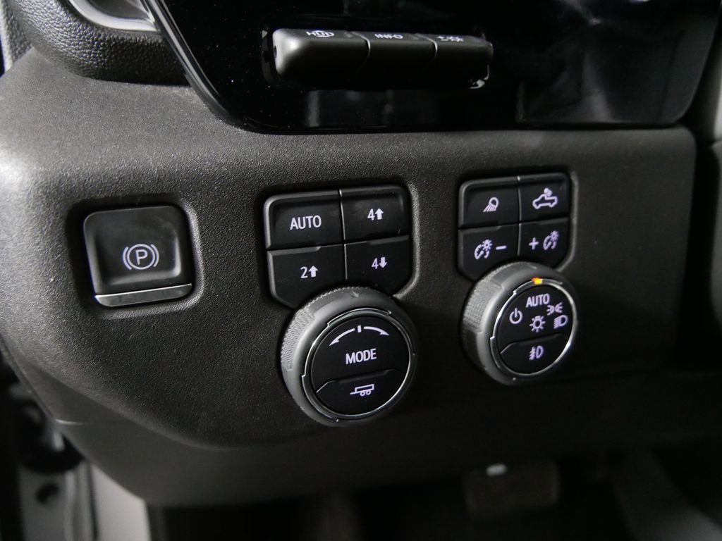 Used 2023 Chevrolet Silverado 1500 High Country w/ Technology Package image 16