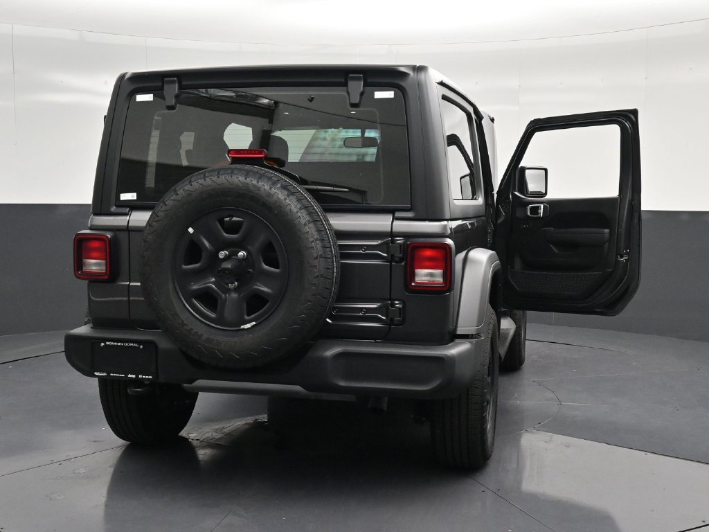Used 2026 Jeep Wrangler Sport AWD/4WD image 27