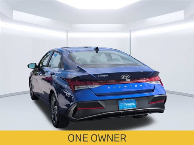 Used 2025 Hyundai Elantra SEL FWD image 3