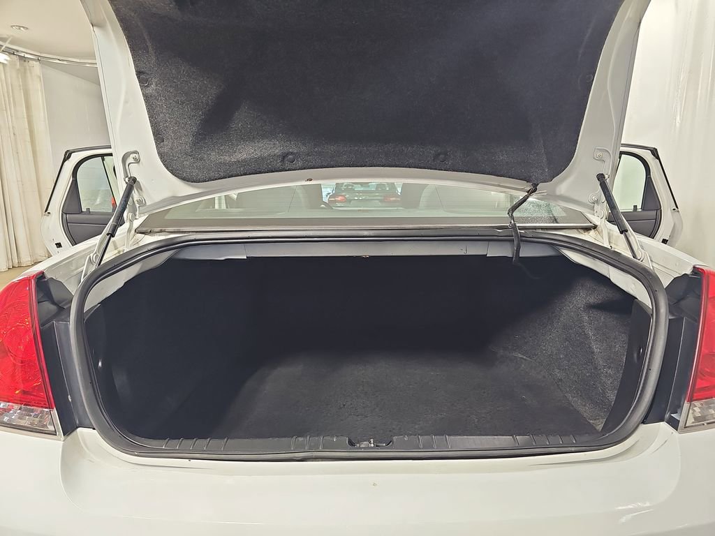 Used 2015 Chevrolet Impala LT w/ LT Sunroof Package image 15