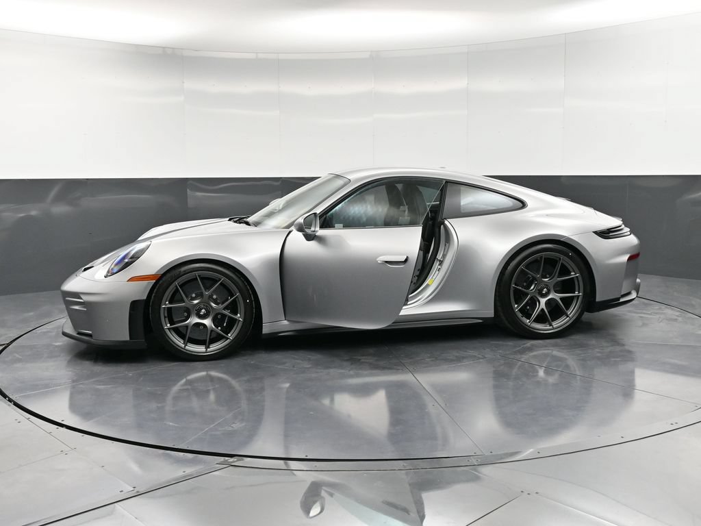 New 2026 Porsche 911 GT3 RWD image 37