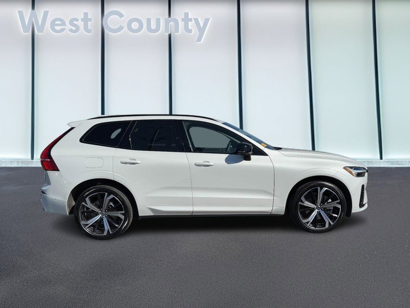 Certified 2023 Volvo XC60 T8 Ultimate w/ Climate Package image 2