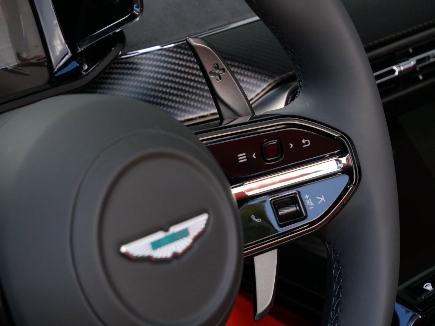 New 2026 Aston Martin V8 Vantage S image 18