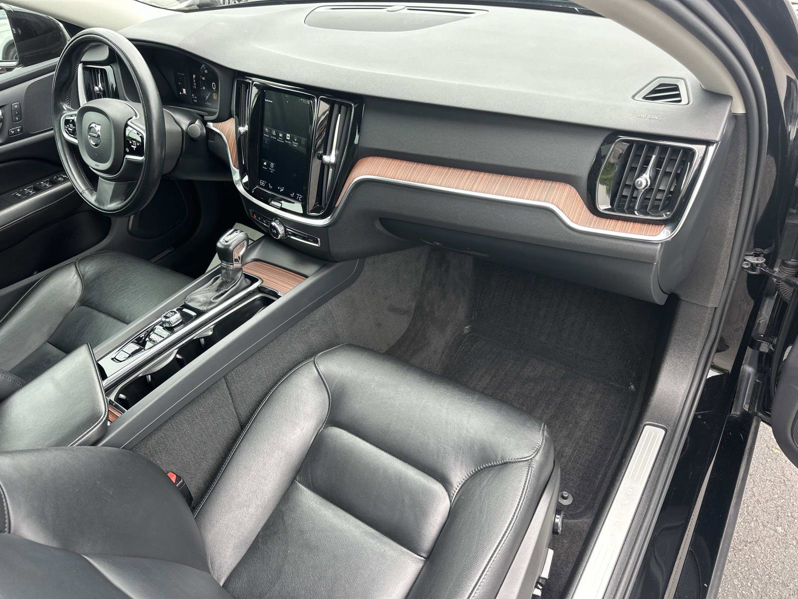 Used 2019 Volvo S60 T5 Momentum w/ Premium Package image 26