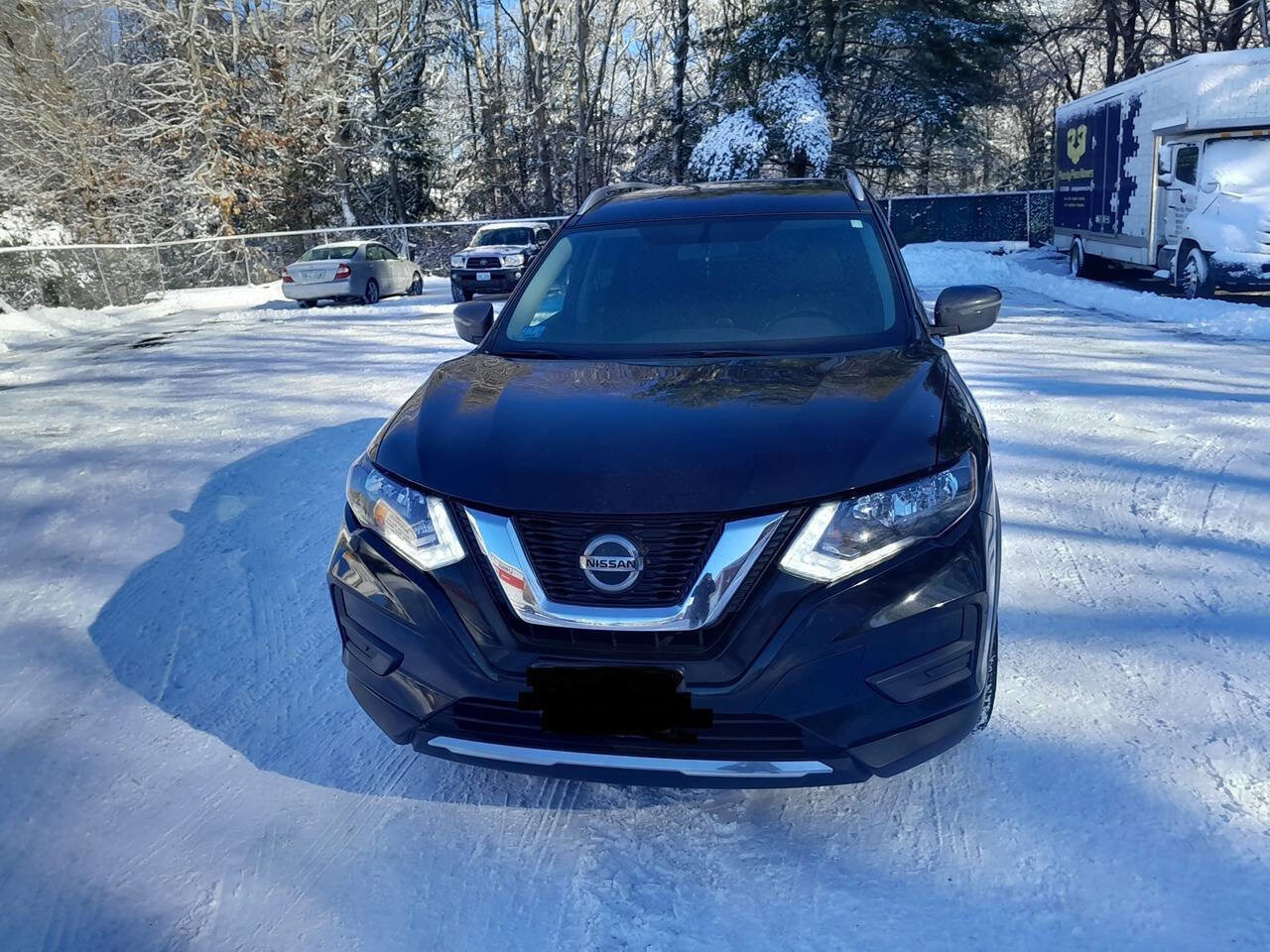 Used 2018 Nissan Rogue SV image 4