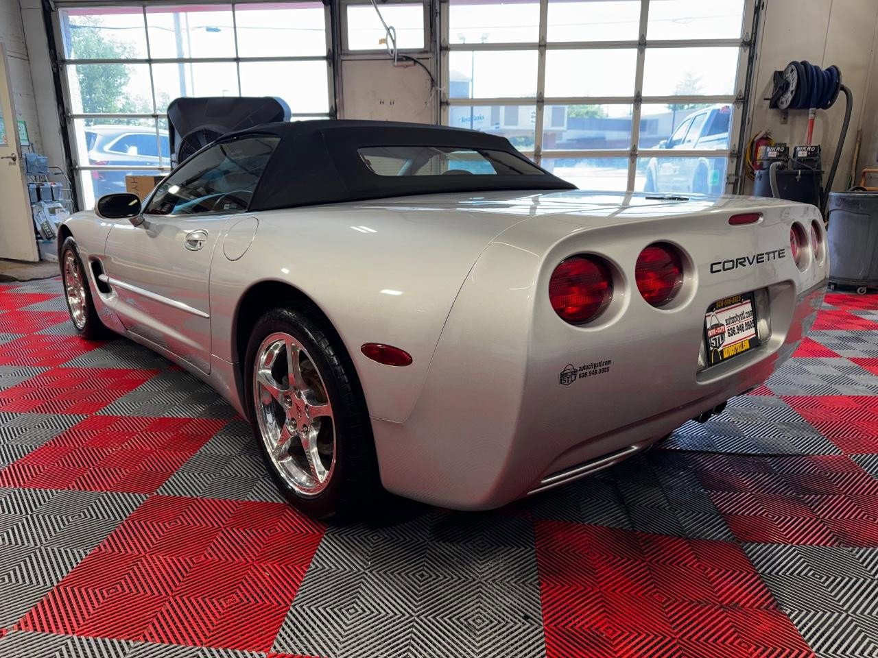 Used 2002 Chevrolet Corvette Convertible w/ Preferred Equipment Group2 RWD image 7