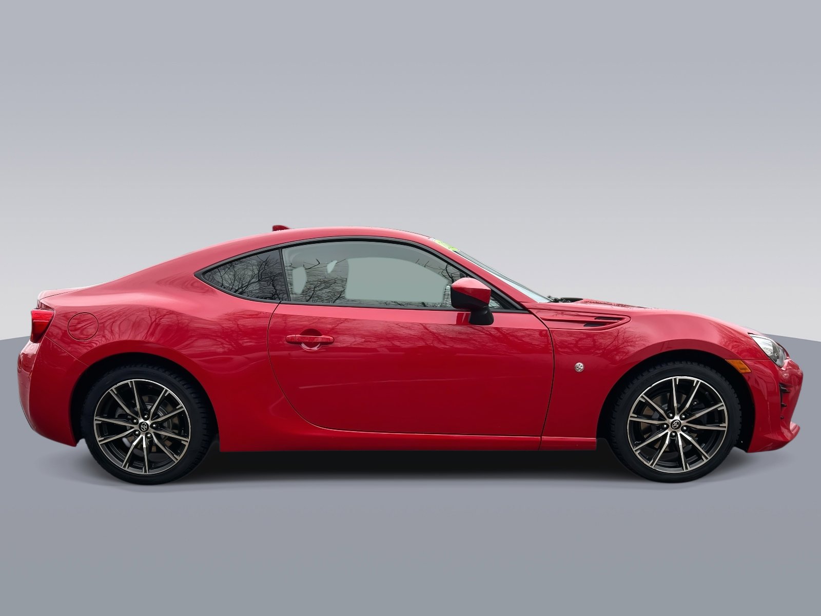 Used 2017 Toyota 86 image 3