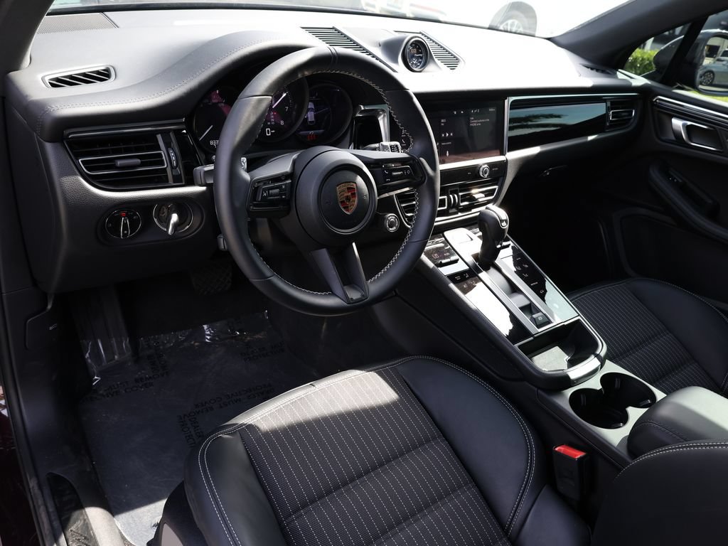 Used 2025 Porsche Macan Turbo AWD/4WD image 14