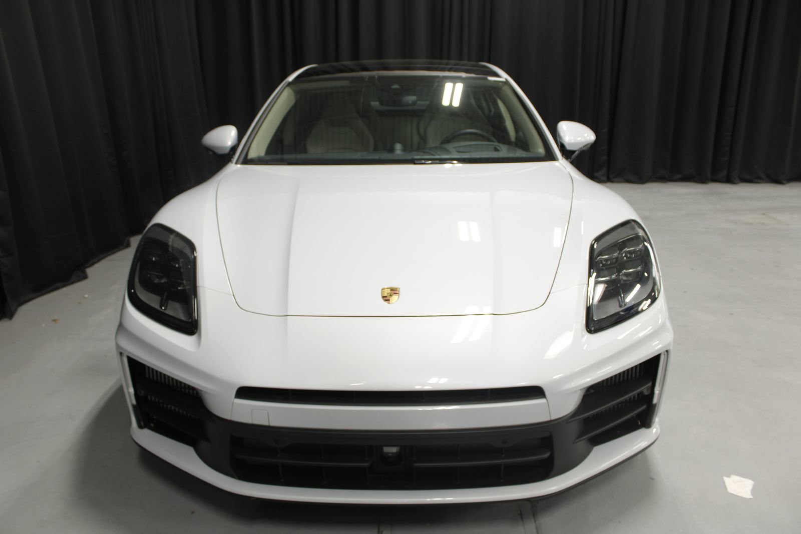 Used 2025 Porsche Panamera 4 image 7