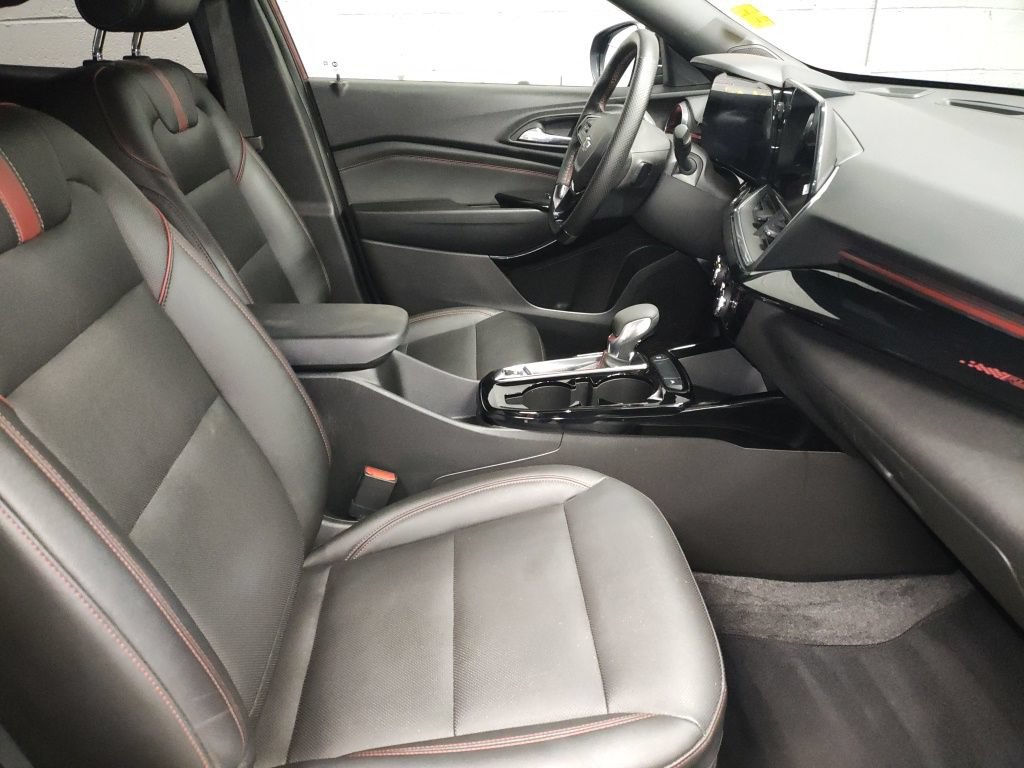 Used 2024 Chevrolet Trax RS w/ Driver Confidence Package FWD image 7